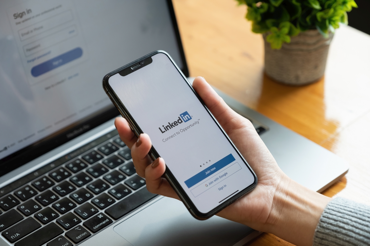 Zakładanie i budowa profilu na LinkedIn